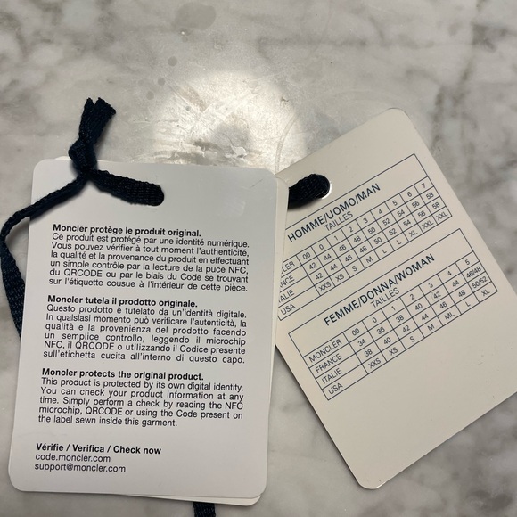 Moncler Women's Puffer Jacket - burgundy - Picture 8 of 11